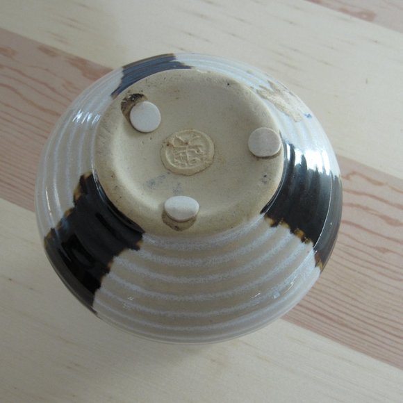 Lemax Shiwan Handmade Pottery Vase Ribbed Abstract Minimalist Brown Cream - Picture 5 of 7